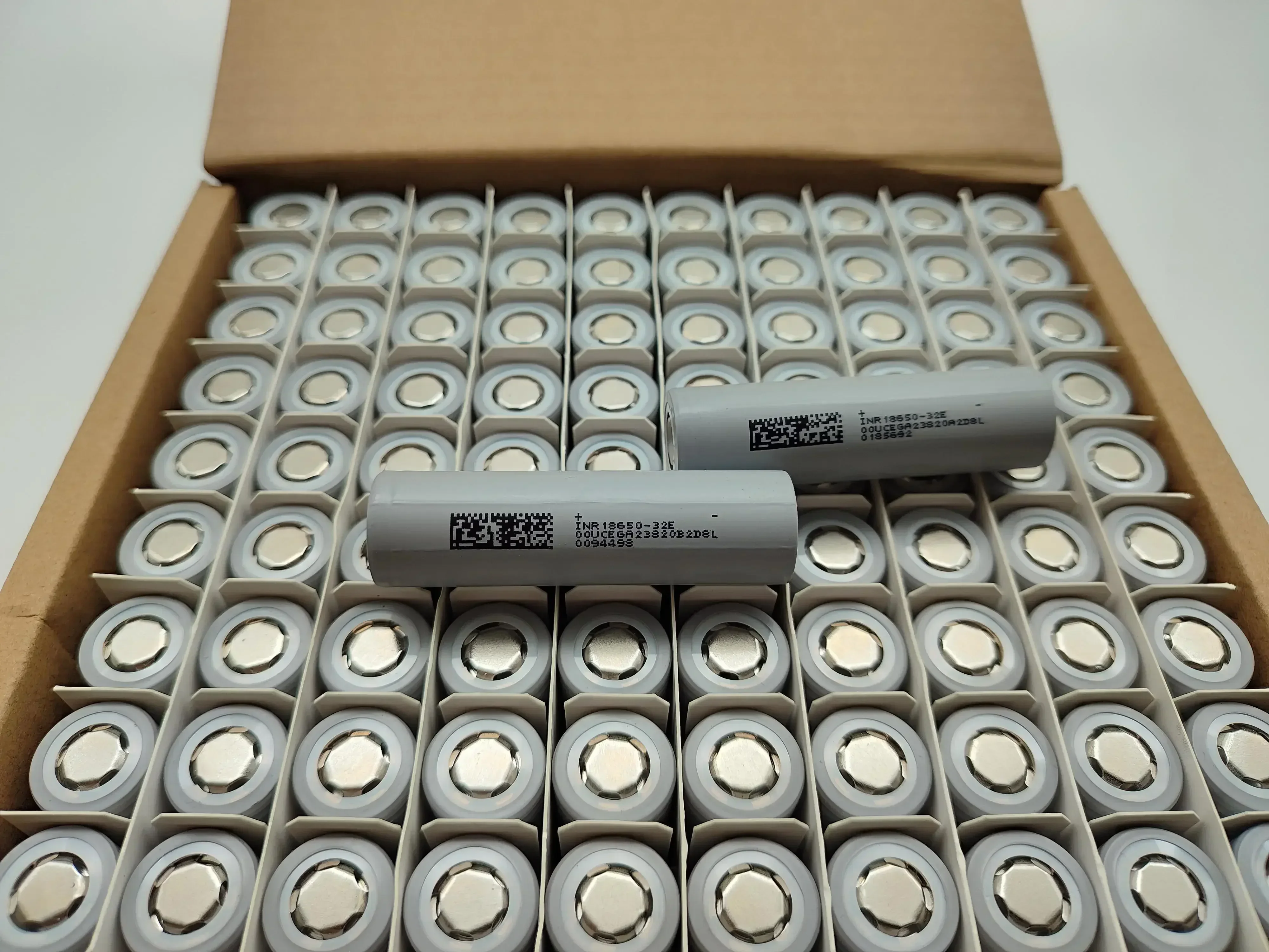 32E INR18650 3200mAh 3.7V Rech - đánh giá và giá Vaping Goods